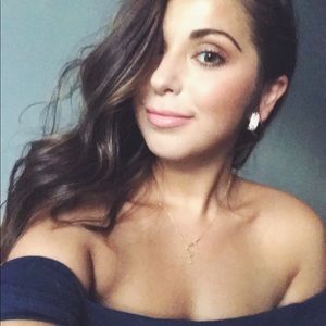 Meet your Posher, Francesca